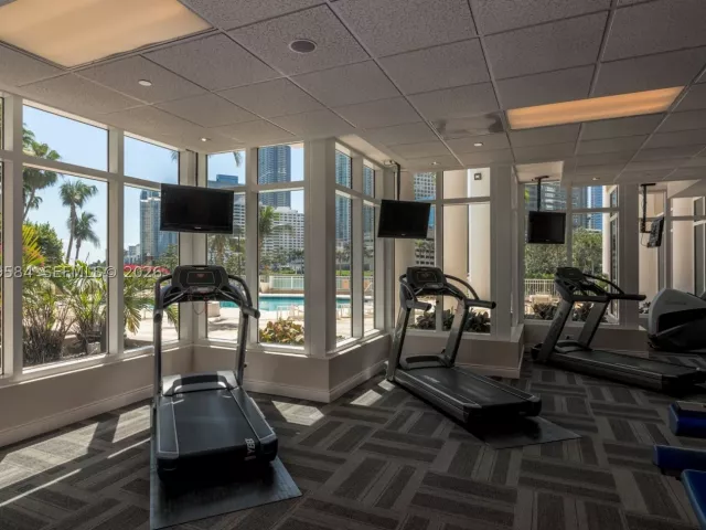 2-bedroom condo for rent in Miami - 801 Brickell Key Blvd 2110 - MondialRealty