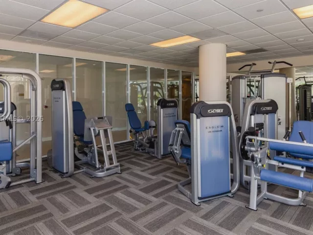 2-bedroom condo for rent in Miami - 801 Brickell Key Blvd 2110 - MondialRealty