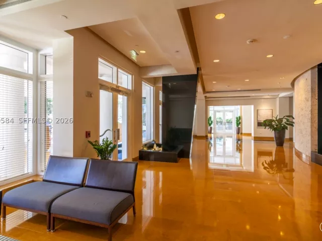 2-bedroom condo for rent in Miami - 801 Brickell Key Blvd 2110 - MondialRealty