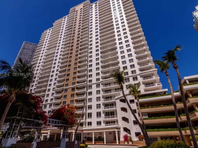 2-bedroom condo for rent in Miami - 801 Brickell Key Blvd 2110 - MondialRealty