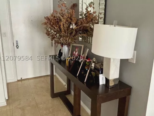 2-bedroom condo for rent in Miami - 801 Brickell Key Blvd 2110 - MondialRealty