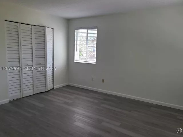 4-bedroom home for sale in Pembroke Pines - 8820 SW 13th St - MondialRealty