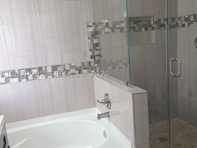 4-bedroom home for sale in Pembroke Pines - 8820 SW 13th St - MondialRealty