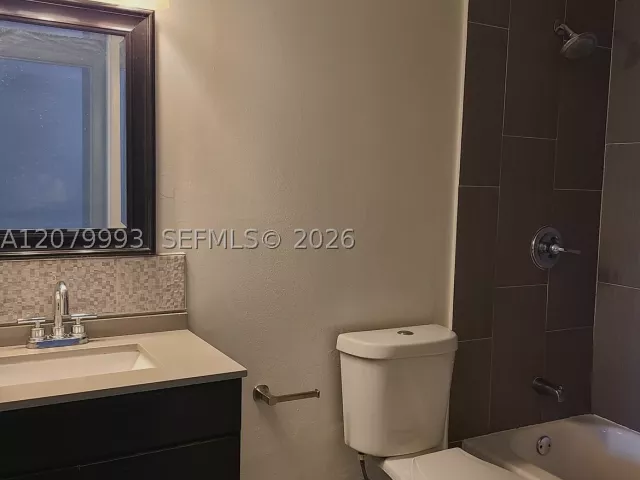 4-bedroom home for sale in Pembroke Pines - 8820 SW 13th St - MondialRealty