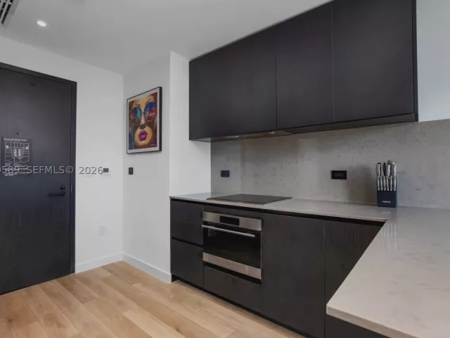 1-bedroom condo for sale in Miami - 20 NE 11th St 3009 - MondialRealty