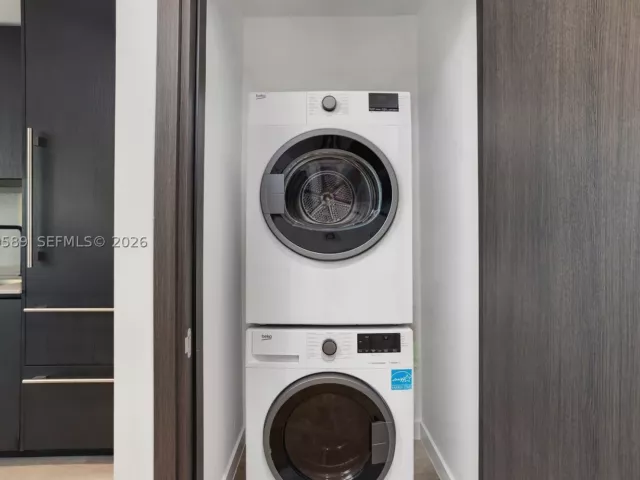 1-bedroom condo for sale in Miami - 20 NE 11th St 3009 - MondialRealty