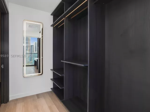 1-bedroom condo for sale in Miami - 20 NE 11th St 3009 - MondialRealty