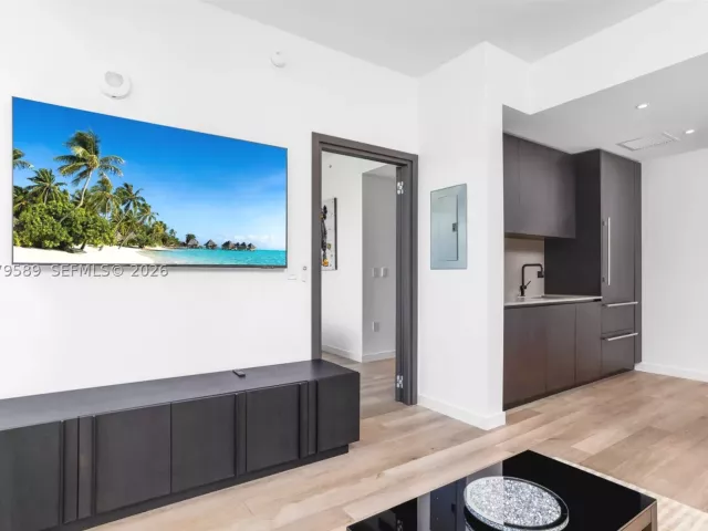 1-bedroom condo for sale in Miami - 20 NE 11th St 3009 - MondialRealty