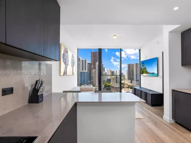 1-bedroom condo for sale in Miami - 20 NE 11th St 3009 - MondialRealty