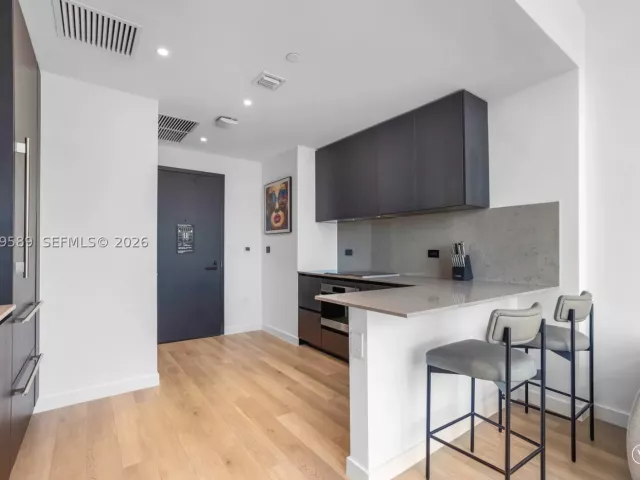 1-bedroom condo for sale in Miami - 20 NE 11th St 3009 - MondialRealty
