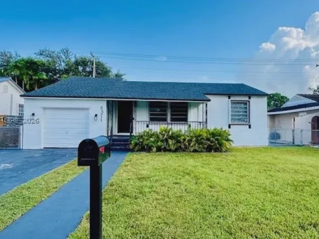 3-bedroom home for rent in Miami - 6371 SW 39th St - MondialRealty