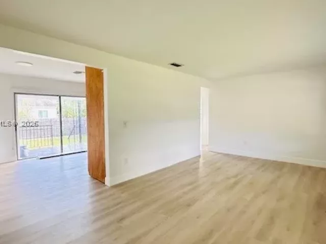3-bedroom home for rent in Miami - 6371 SW 39th St - MondialRealty