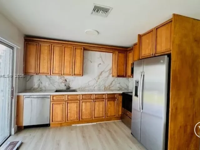 3-bedroom home for rent in Miami - 6371 SW 39th St - MondialRealty