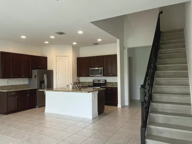 3-bedroom home for rent in Pembroke Pines - 1393 SW 115th Avenue - MondialRealty