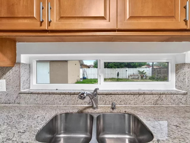 4-bedroom home for sale in Hollywood - 5900 Atlanta Street - MondialRealty