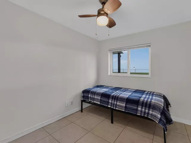 4-bedroom home for sale in Hollywood - 5900 Atlanta Street - MondialRealty