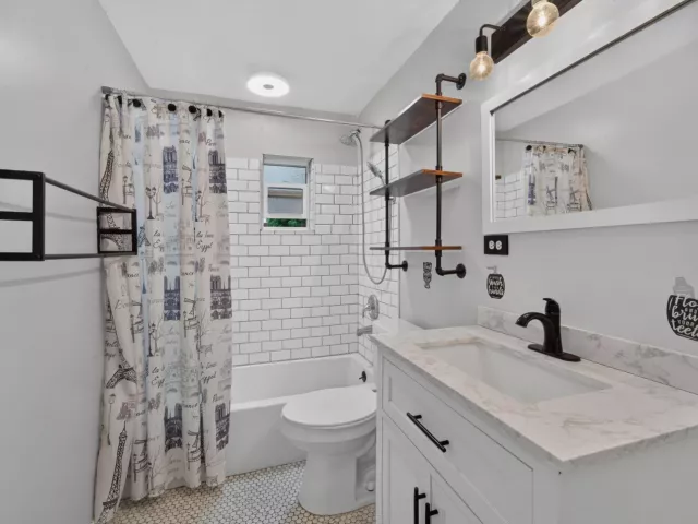 4-bedroom home for sale in Hollywood - 5900 Atlanta Street - MondialRealty