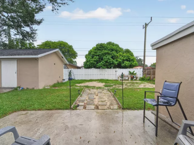 4-bedroom home for sale in Hollywood - 5900 Atlanta Street - MondialRealty