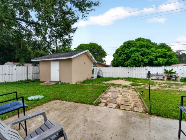 4-bedroom home for sale in Hollywood - 5900 Atlanta Street - MondialRealty