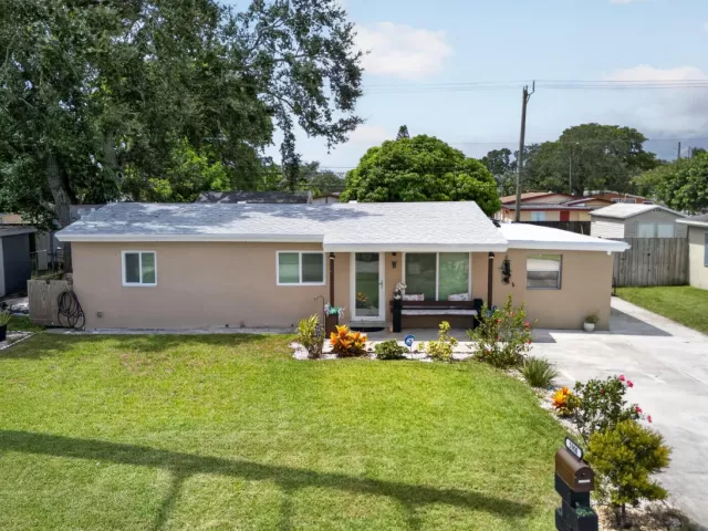 4-bedroom home for sale in Hollywood - 5900 Atlanta Street - MondialRealty