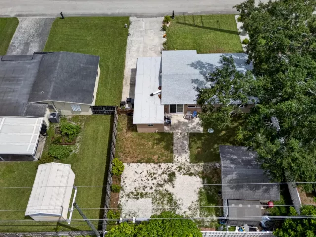 4-bedroom home for sale in Hollywood - 5900 Atlanta Street - MondialRealty