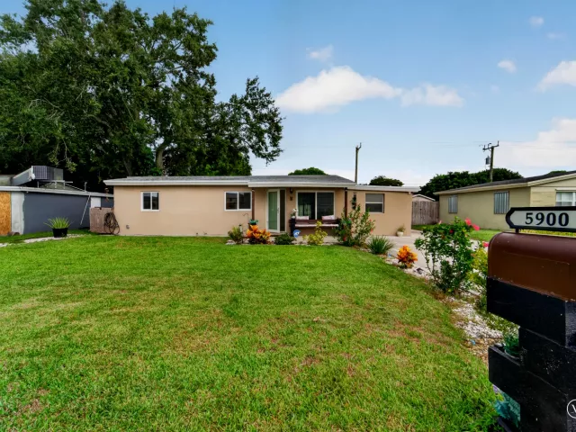 4-bedroom home for sale in Hollywood - 5900 Atlanta Street - MondialRealty