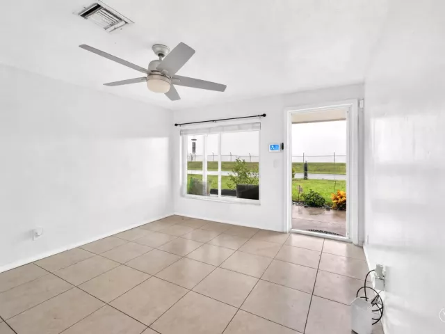 4-bedroom home for sale in Hollywood - 5900 Atlanta Street - MondialRealty