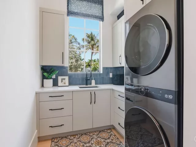 4-bedroom home for sale in West Palm Beach - 232 Linda Lane - MondialRealty