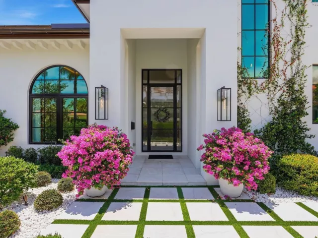 4-bedroom home for sale in West Palm Beach - 232 Linda Lane - MondialRealty