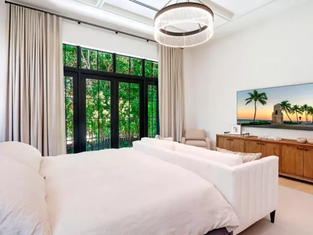 4-bedroom home for sale in West Palm Beach - 232 Linda Lane - MondialRealty