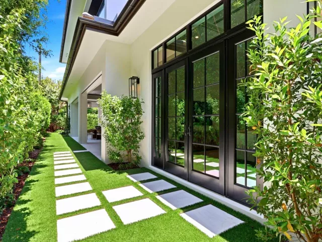 4-bedroom home for sale in West Palm Beach - 232 Linda Lane - MondialRealty