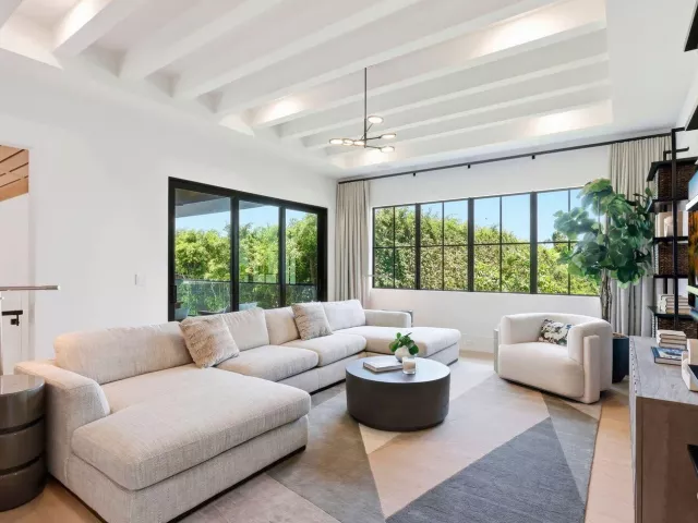 4-bedroom home for sale in West Palm Beach - 232 Linda Lane - MondialRealty