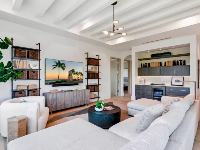 4-bedroom home for sale in West Palm Beach - 232 Linda Lane - MondialRealty