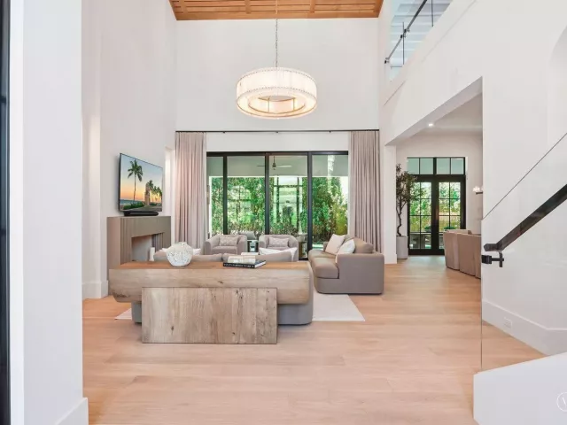 4-bedroom home for sale in West Palm Beach - 232 Linda Lane - MondialRealty