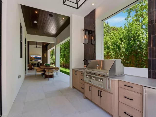 4-bedroom home for sale in West Palm Beach - 232 Linda Lane - MondialRealty