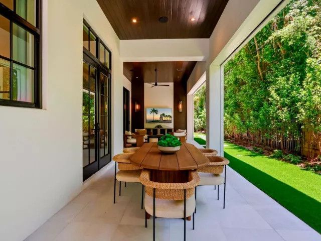 4-bedroom home for sale in West Palm Beach - 232 Linda Lane - MondialRealty