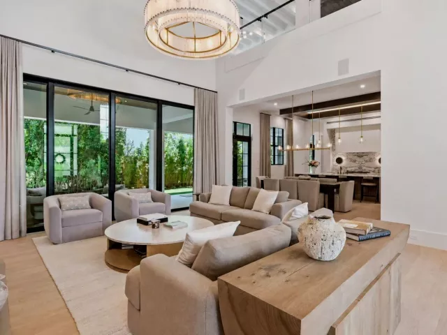 4-bedroom home for sale in West Palm Beach - 232 Linda Lane - MondialRealty