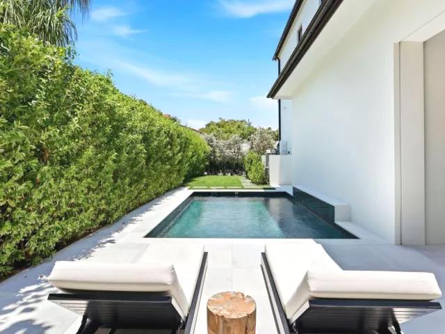 4-bedroom home for sale in West Palm Beach - 232 Linda Lane - MondialRealty