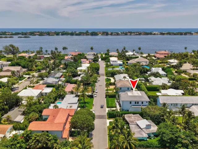 4-bedroom home for sale in West Palm Beach - 232 Linda Lane - MondialRealty