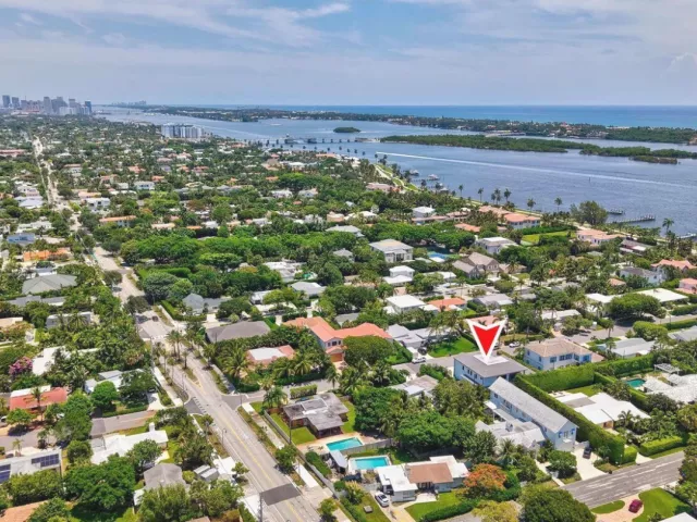 4-bedroom home for sale in West Palm Beach - 232 Linda Lane - MondialRealty
