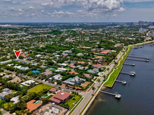 4-bedroom home for sale in West Palm Beach - 232 Linda Lane - MondialRealty