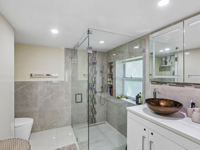 4-bedroom home for sale in Pompano Beach - 2601 NE 18TH Street - MondialRealty