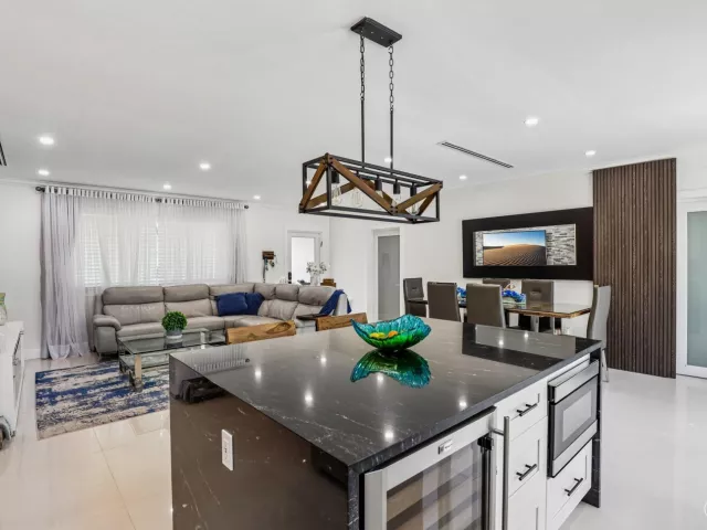 4-bedroom home for sale in Pompano Beach - 2601 NE 18TH Street - MondialRealty