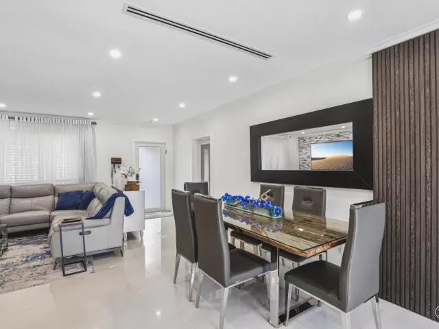 4-bedroom home for sale in Pompano Beach - 2601 NE 18TH Street - MondialRealty