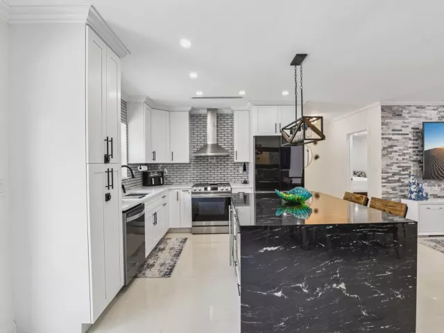 4-bedroom home for sale in Pompano Beach - 2601 NE 18TH Street - MondialRealty