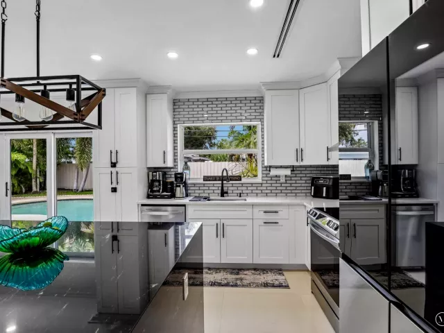 4-bedroom home for sale in Pompano Beach - 2601 NE 18TH Street - MondialRealty
