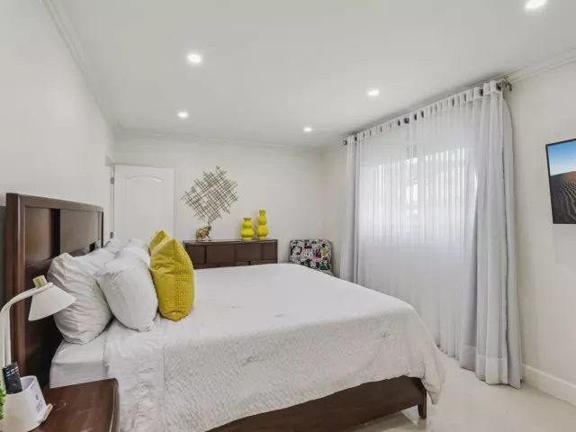 4-bedroom home for sale in Pompano Beach - 2601 NE 18TH Street - MondialRealty