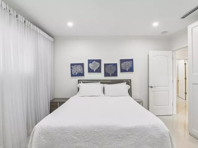 4-bedroom home for sale in Pompano Beach - 2601 NE 18TH Street - MondialRealty