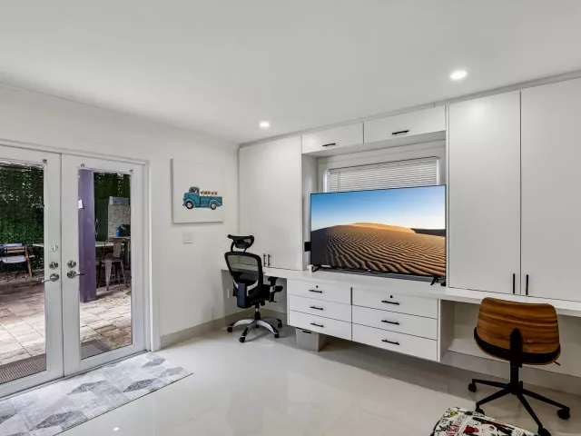 4-bedroom home for sale in Pompano Beach - 2601 NE 18TH Street - MondialRealty