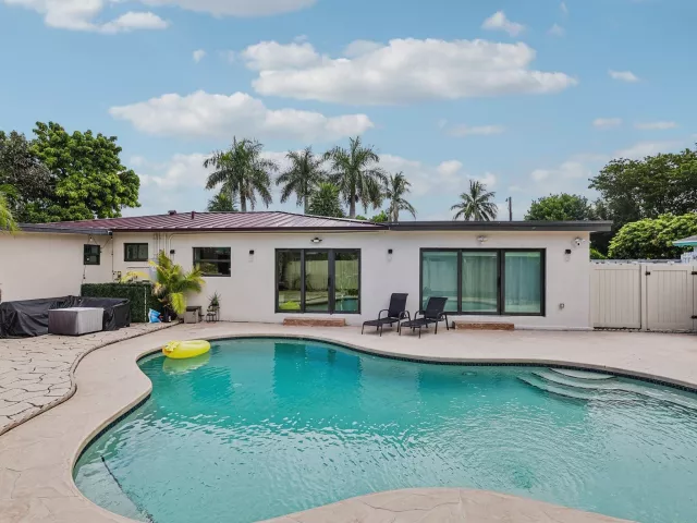 4-bedroom home for sale in Pompano Beach - 2601 NE 18TH Street - MondialRealty